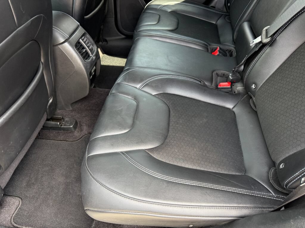 Used 2019 Jeep Cherokee Latitude Plus FWD image 10