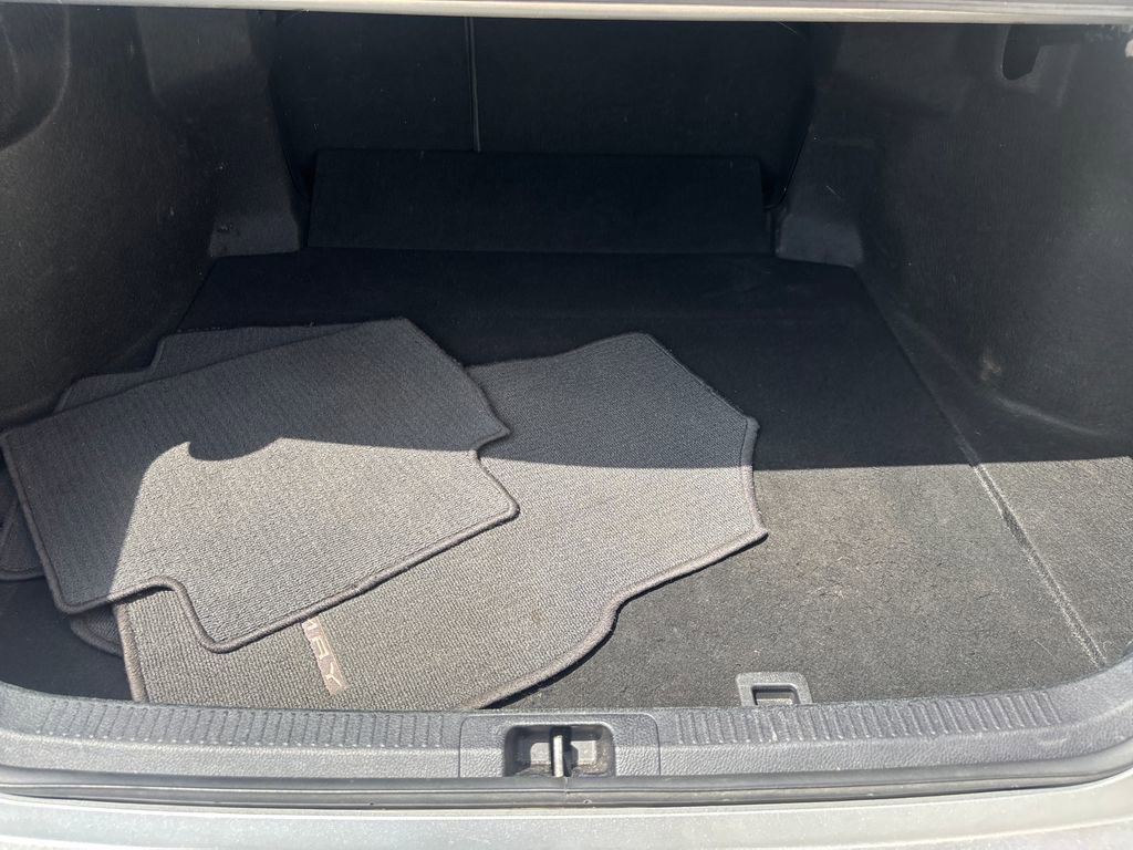 Used 2023 Toyota Camry SE image 30