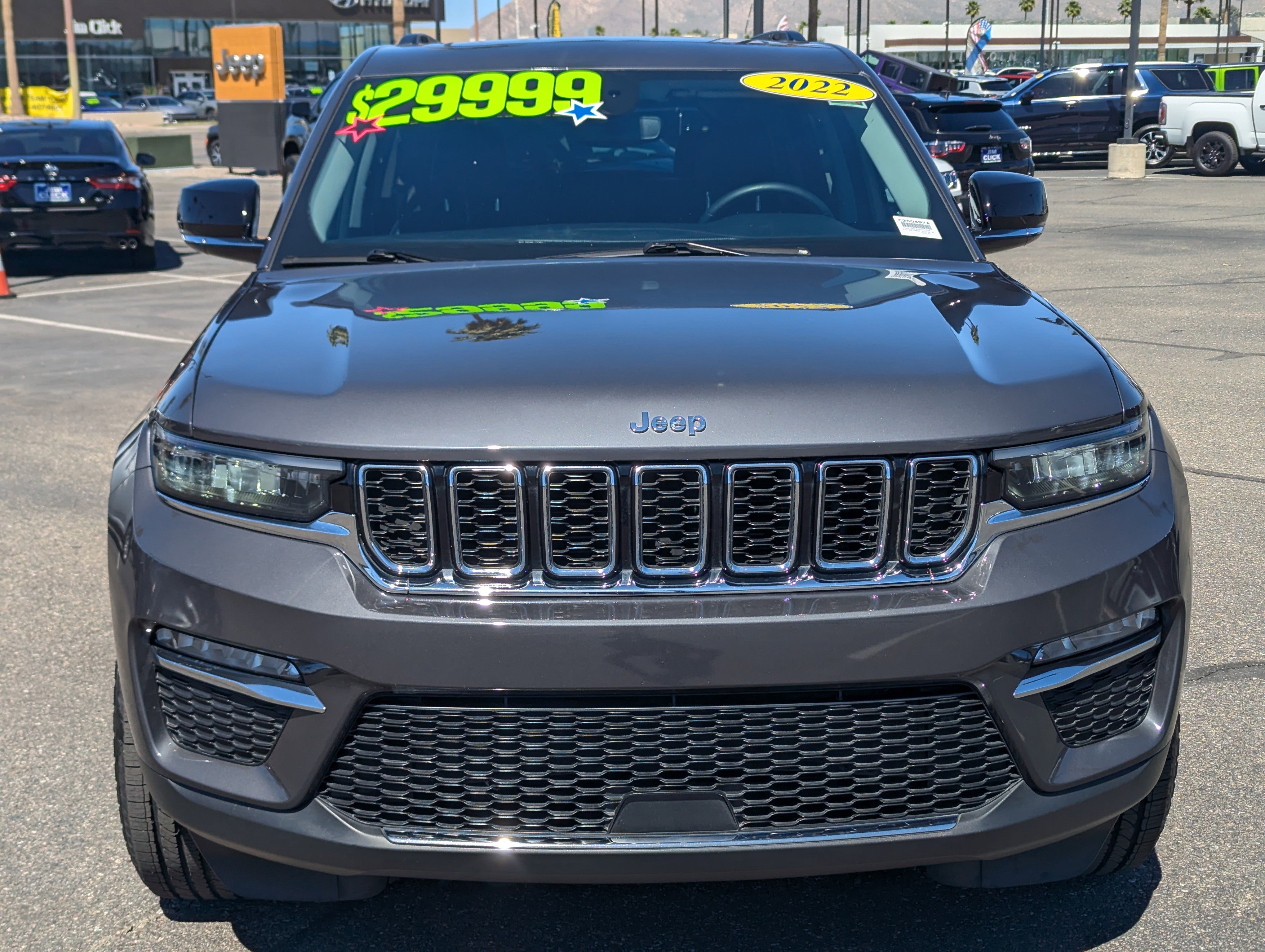 Certified 2022 Jeep Grand Cherokee Limited w/ Trailer Tow Prep Group (B) image 6