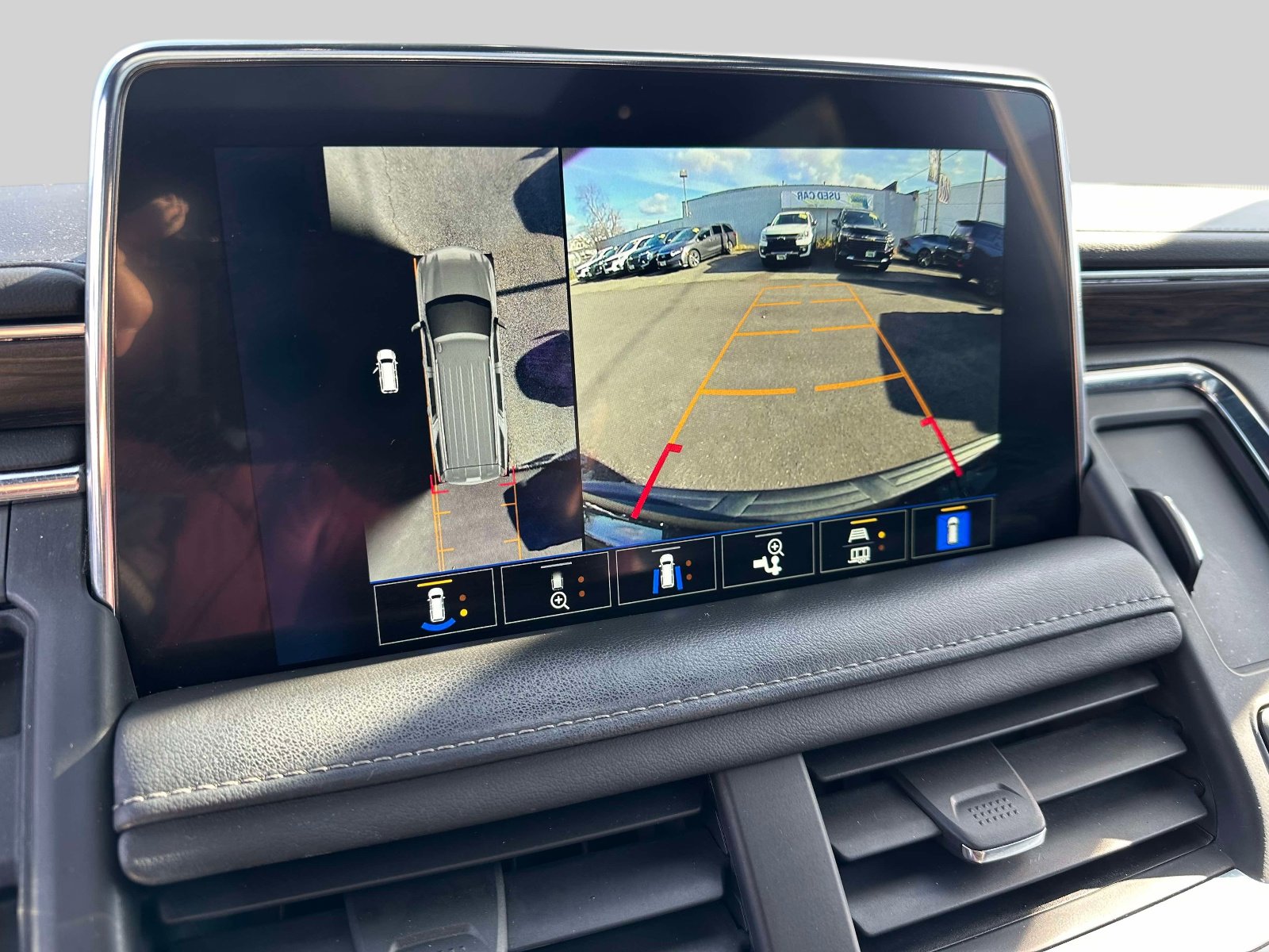 Used 2022 Chevrolet Tahoe Z71 w/ Luxury Package image 30