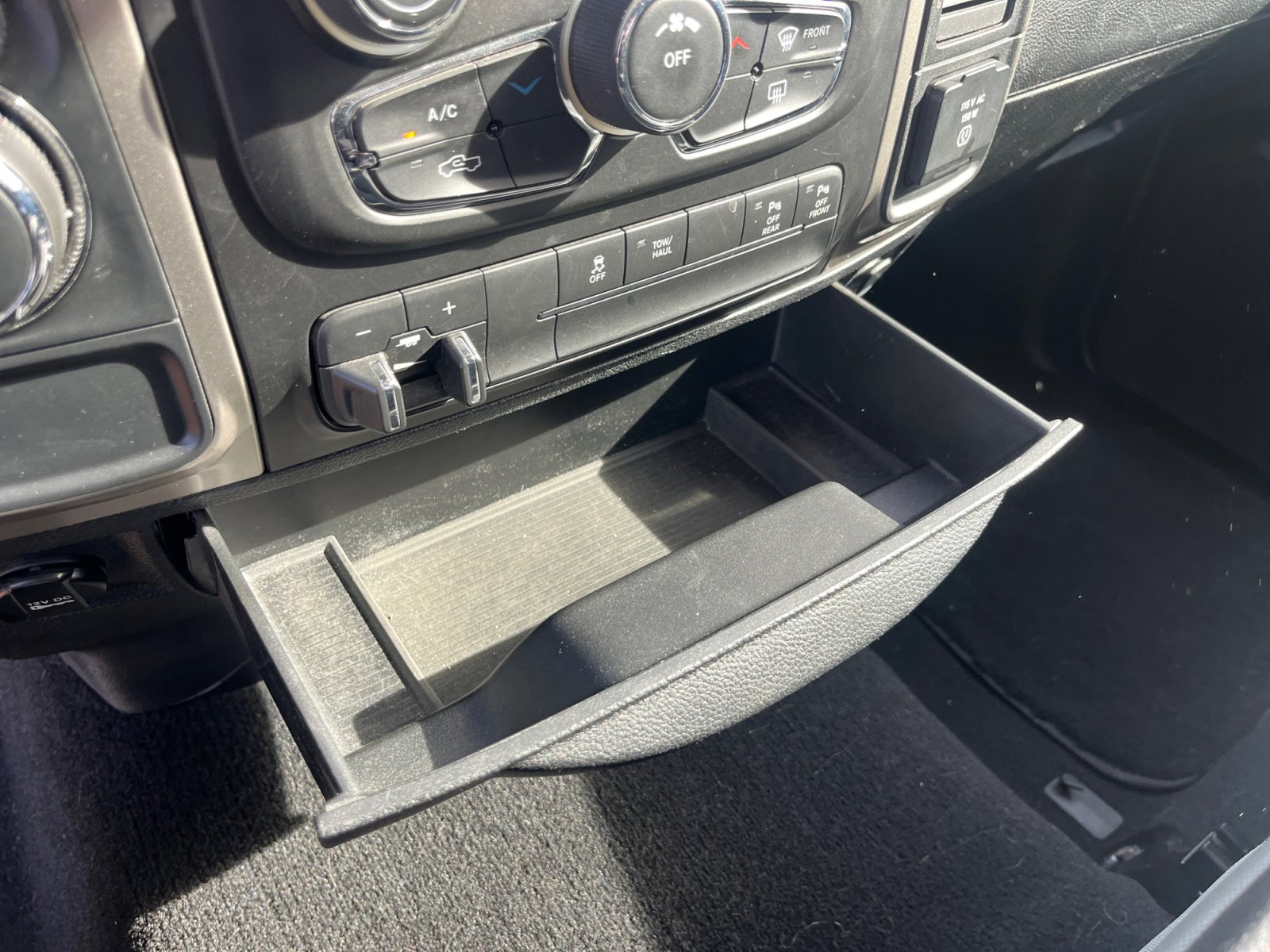 Used 2018 RAM 1500 Big Horn image 31