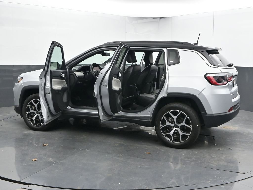 Used 2025 Jeep Compass Limited AWD/4WD image 57