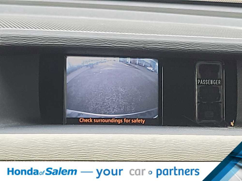 Used 2014 Toyota Sienna XLE image 25