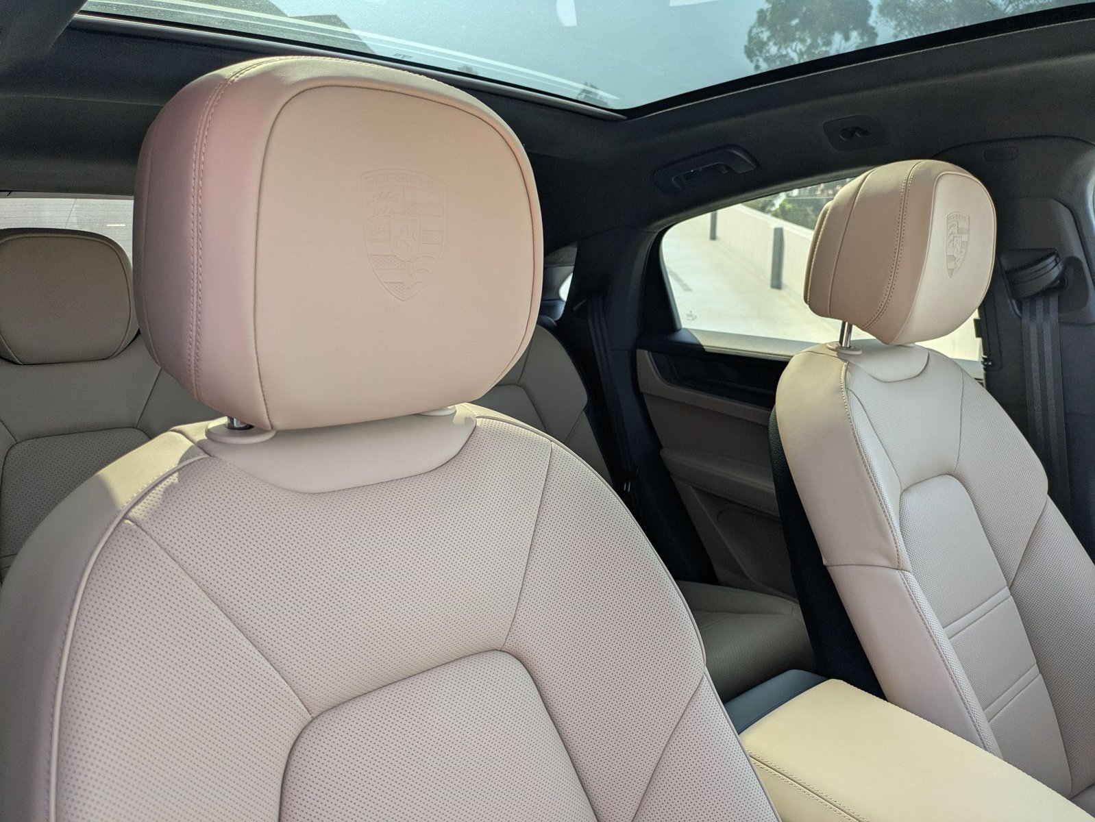 New 2025 Porsche Cayenne Turbo AWD/4WD image 25