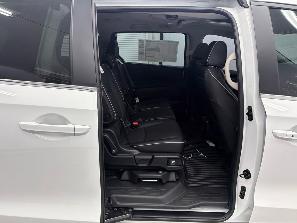 New 2026 Honda Odyssey Touring image 17