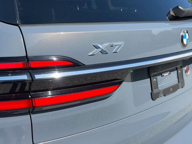 Used 2024 BMW X7 xDrive40i AWD/4WD image 37