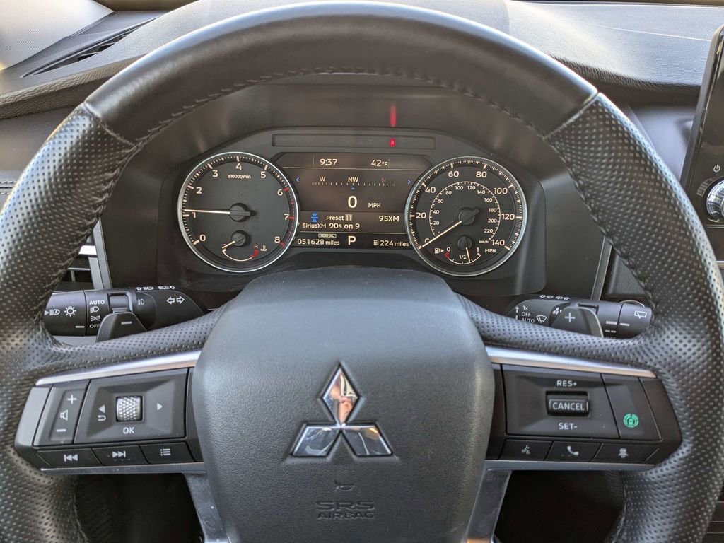 Used 2024 Mitsubishi Outlander SE image 29