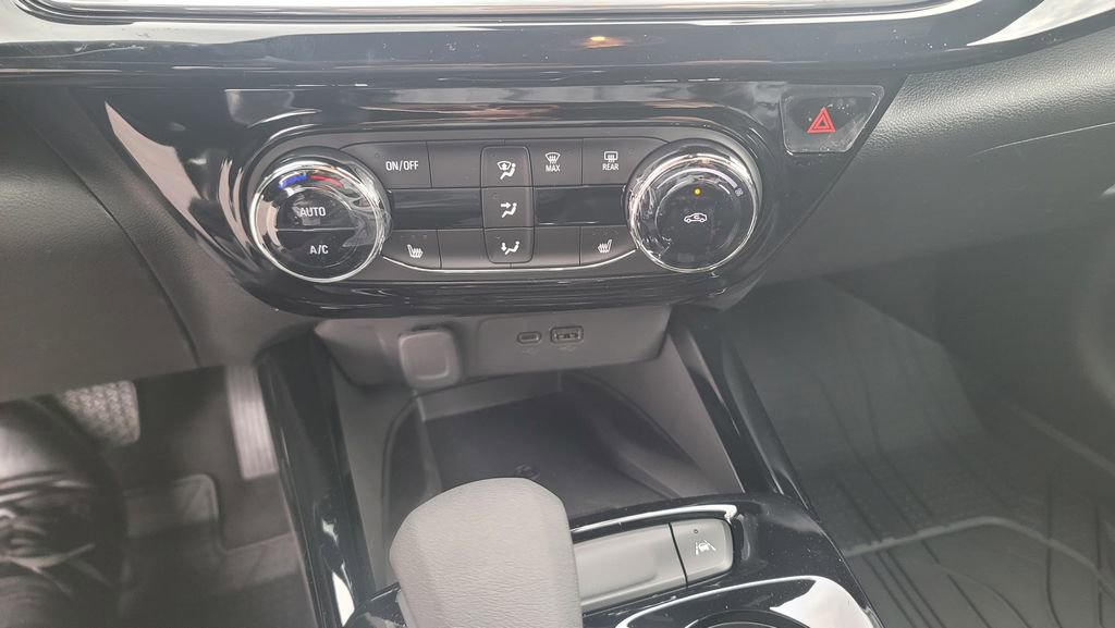 New 2026 Chevrolet Trax RS w/ Sunroof Package image 22