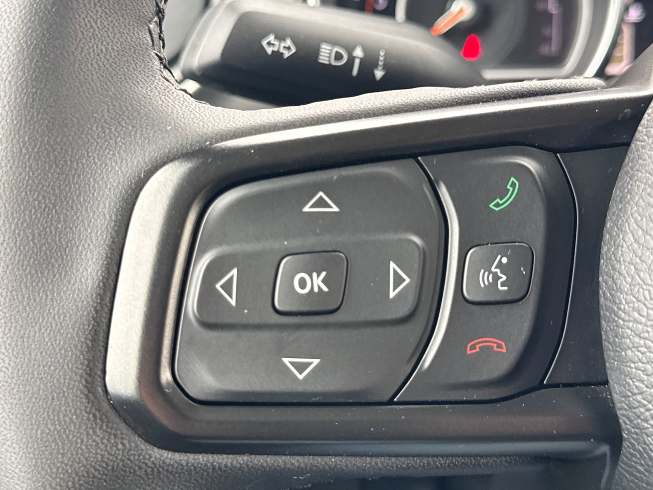 Used 2023 Jeep Gladiator Sport AWD/4WD image 27