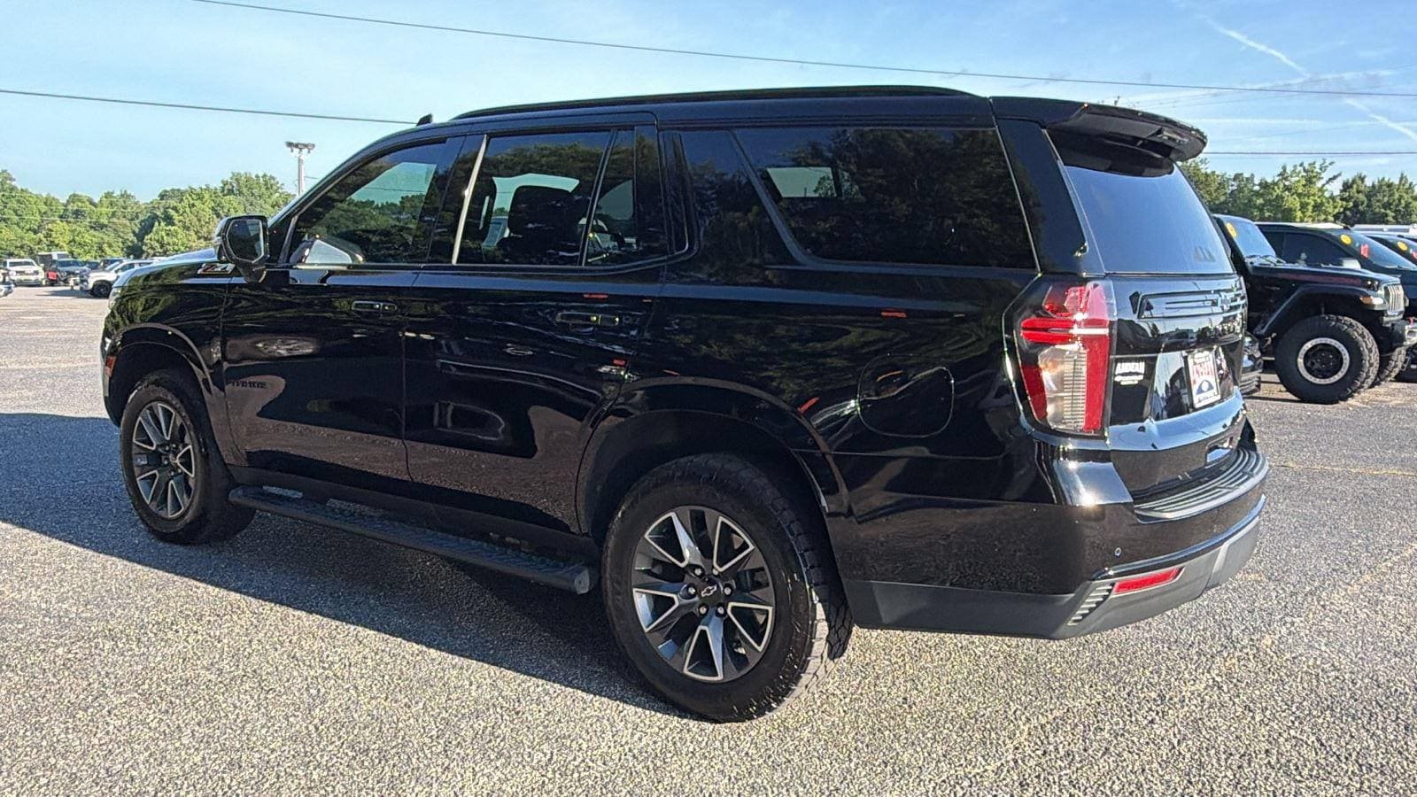 Used 2023 Chevrolet Tahoe Z71 w/ Luxury Package AWD/4WD image 11