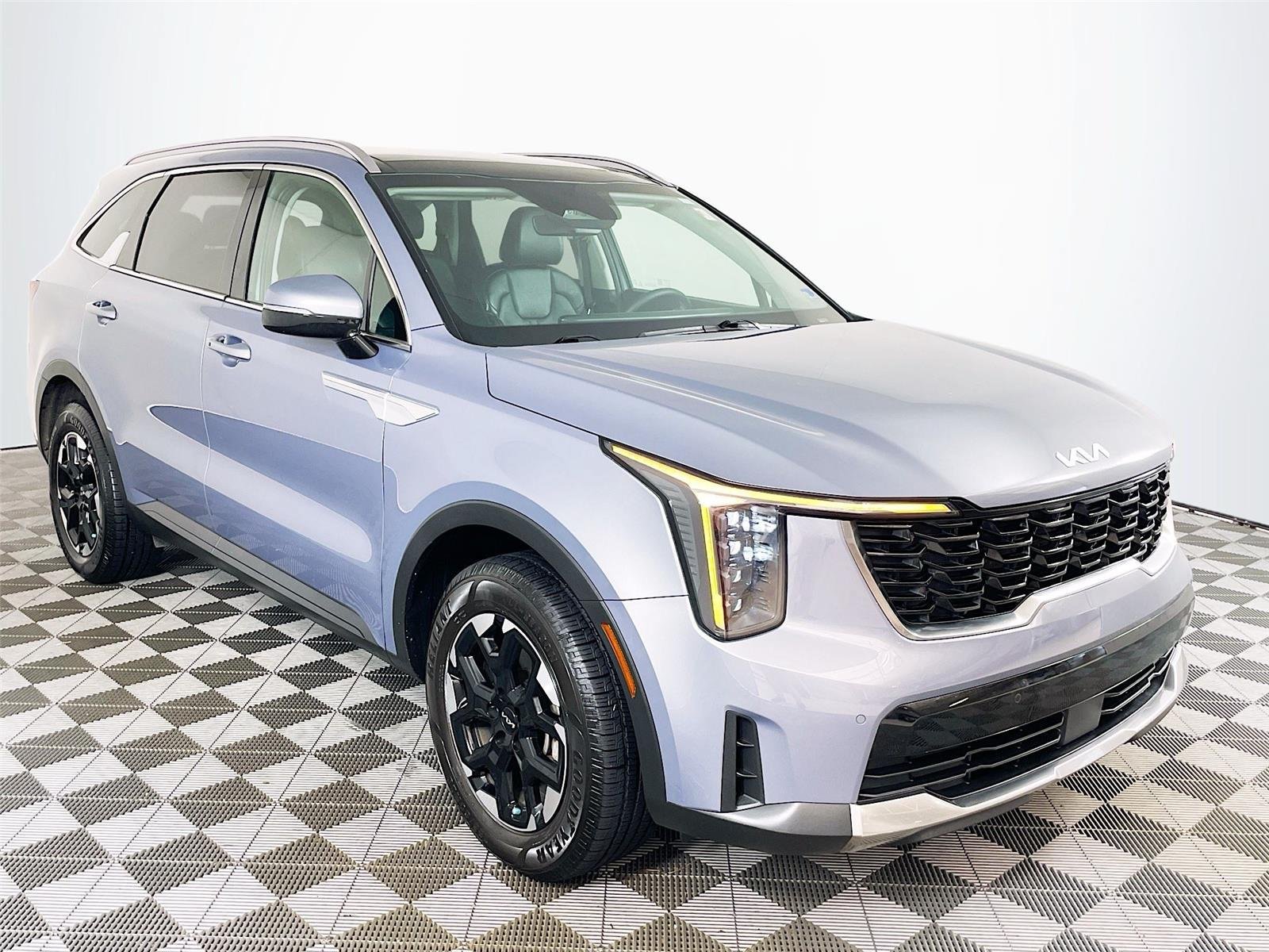Used 2024 Kia Sorento S w/ Panoramic Sunroof Package