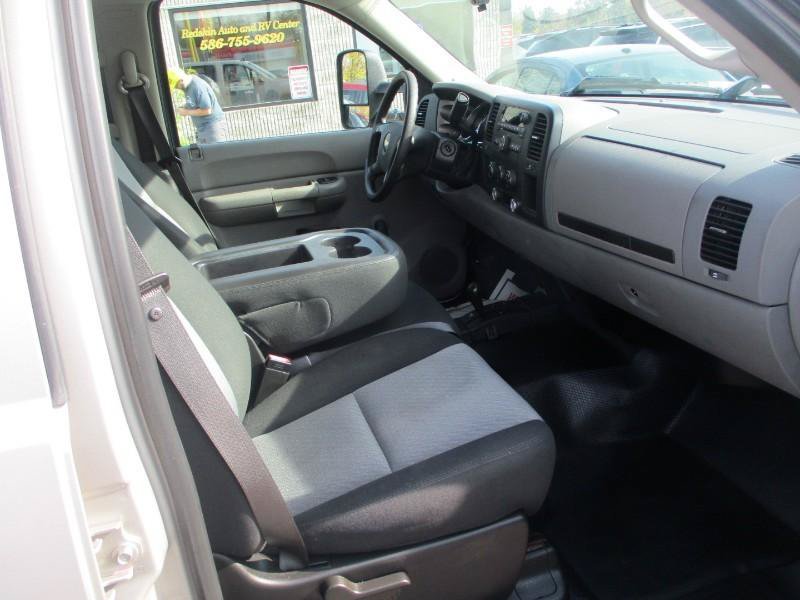 Used 2007 Chevrolet Silverado 2500 W/T AWD/4WD image 7