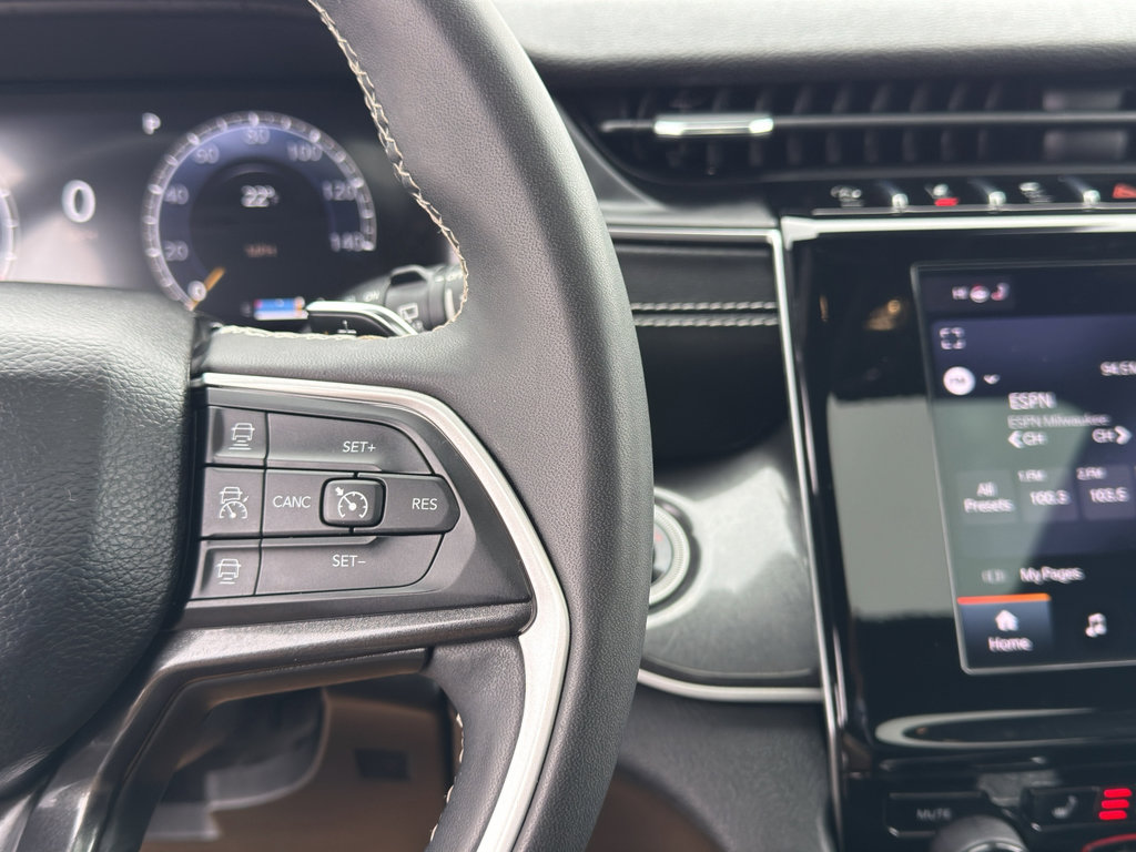 Used 2023 Jeep Grand Cherokee Altitude image 31