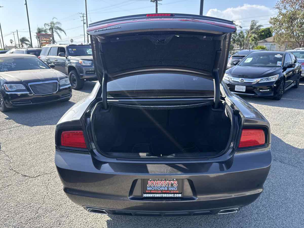 Used 2014 Dodge Charger SE RWD image 16