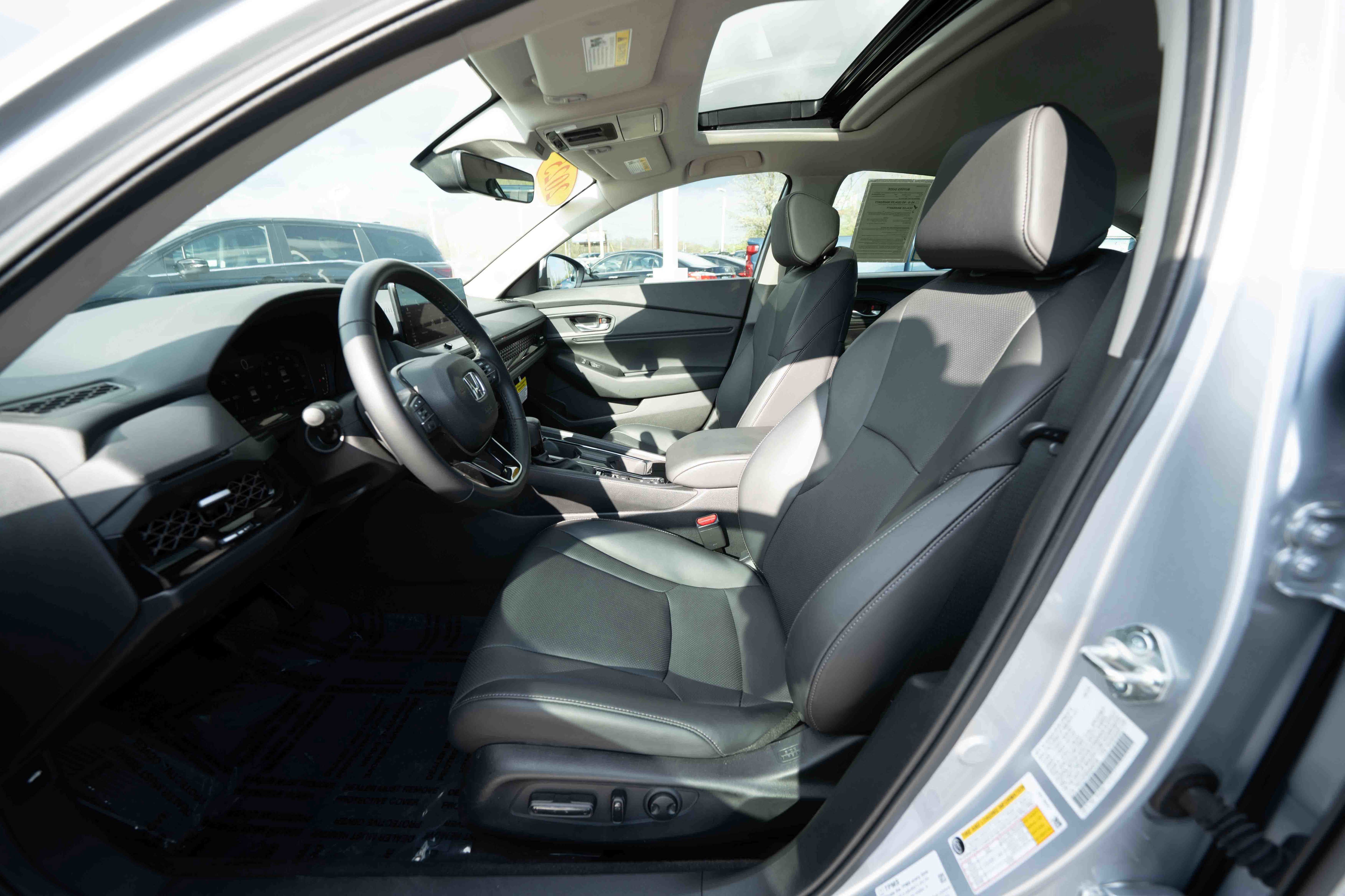 Certified 2025 Honda Accord EX-L image 9