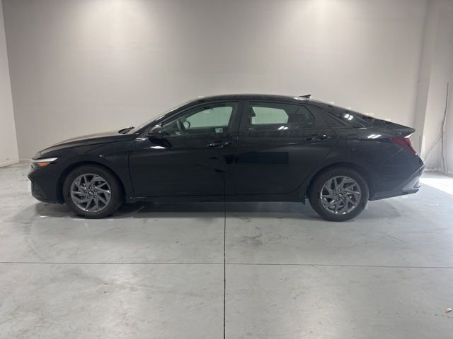 Certified 2024 Hyundai Elantra SEL image 10