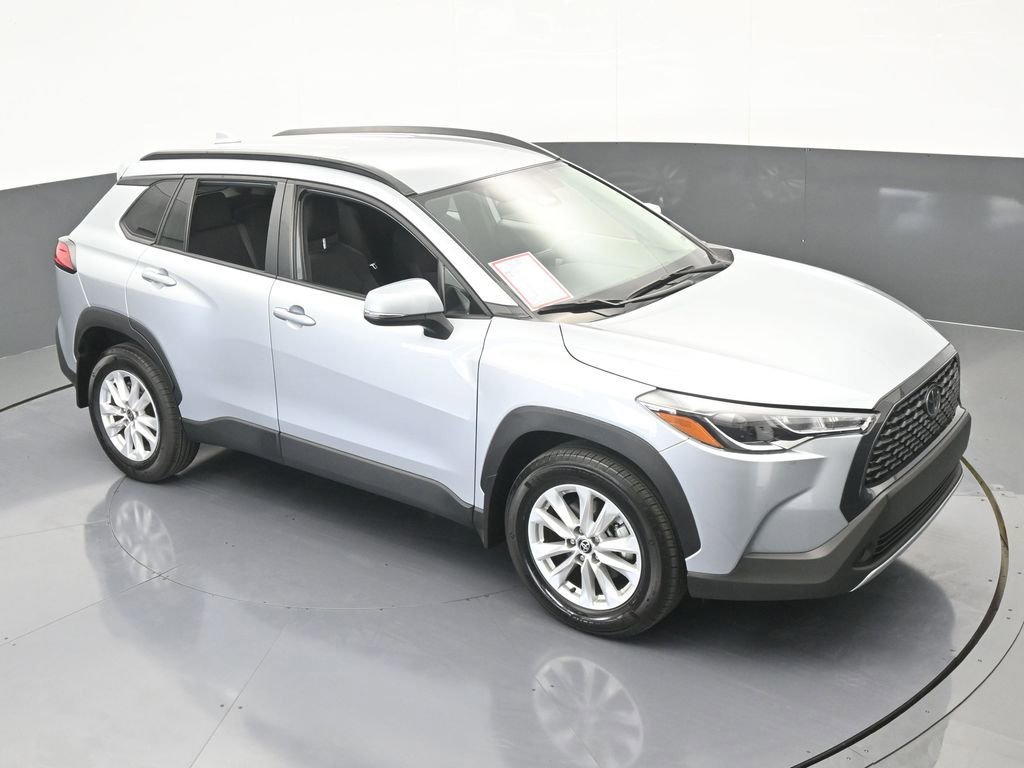 Used 2023 Toyota Corolla Cross LE image 48