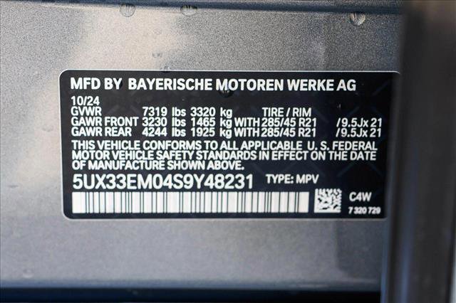 Used 2025 BMW X7 M60i w/ Executive Package image 30