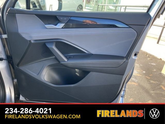 New 2025 Volkswagen Tiguan SE image 44