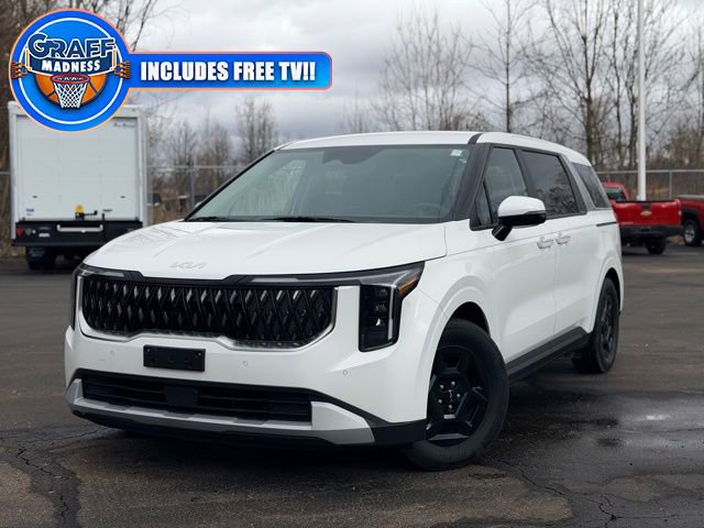 Used 2025 Kia Carnival image 1