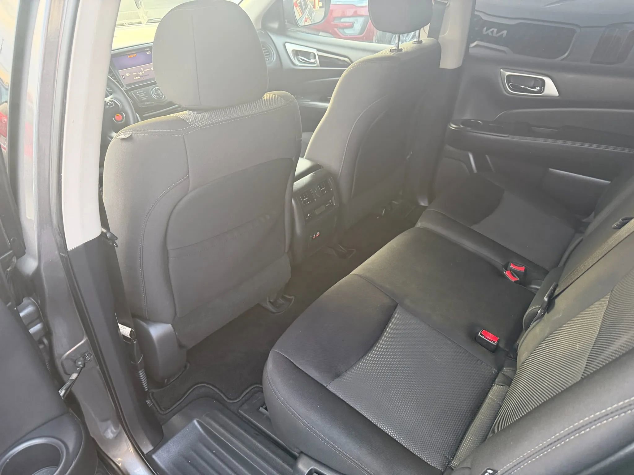 Used 2020 Nissan Pathfinder S image 18