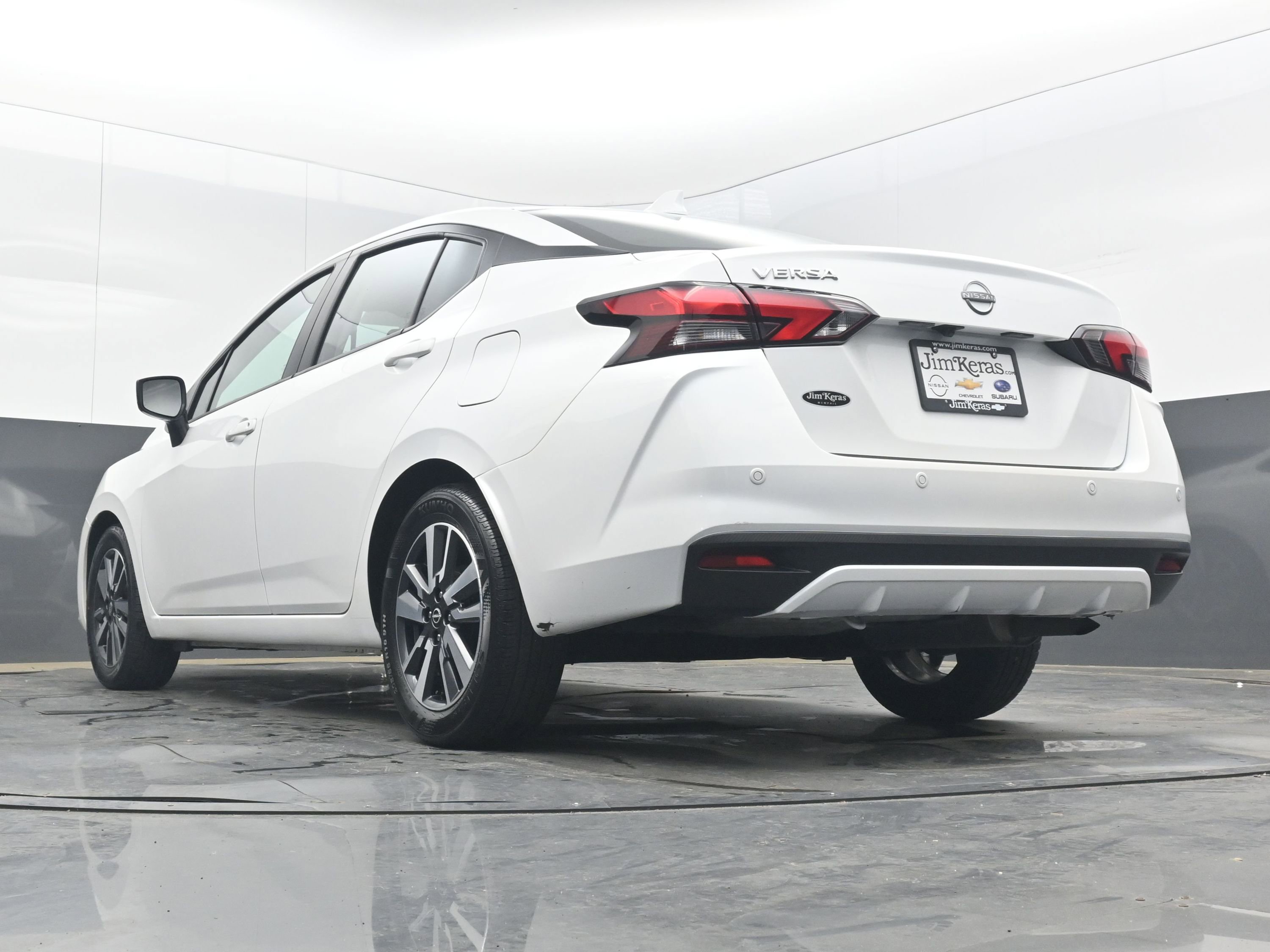 Used 2025 Nissan Versa SV image 32