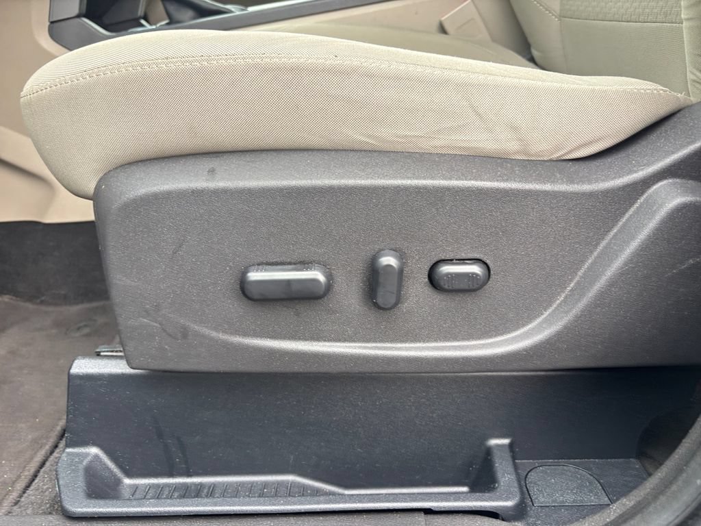 Used 2017 Ford Escape SE AWD/4WD image 18