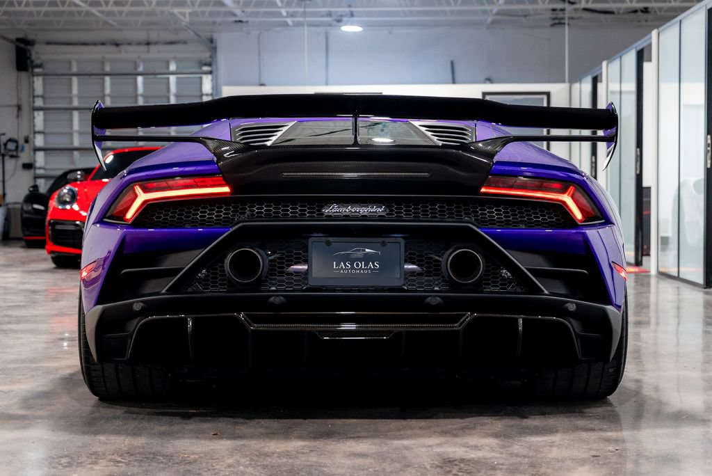 Used 2021 Lamborghini Huracan EVO RWD image 23