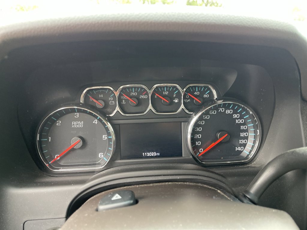 Used 2018 Chevrolet Suburban LT AWD/4WD image 4