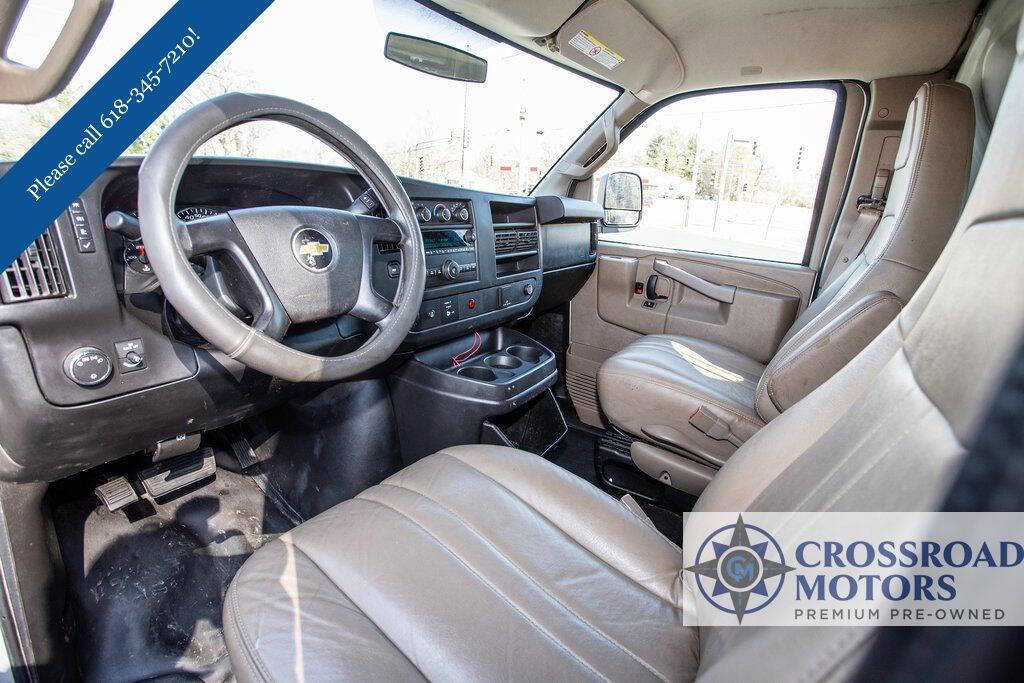 Used 2016 Chevrolet Express 2500 RWD image 15