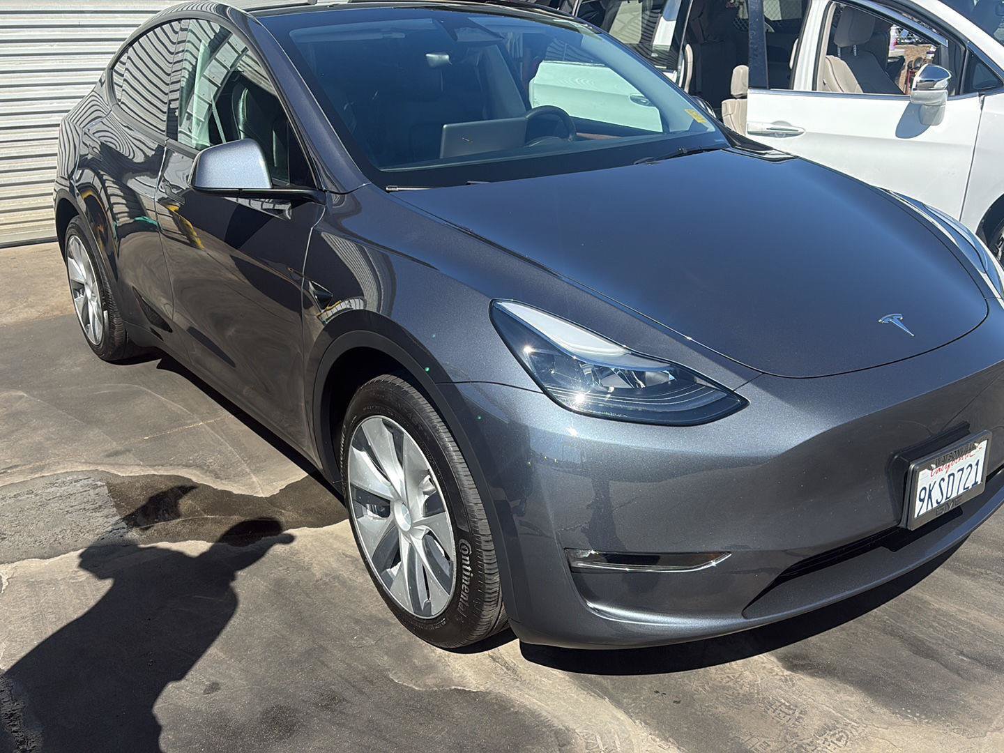 Used 2023 Tesla Model Y 2WD image 3