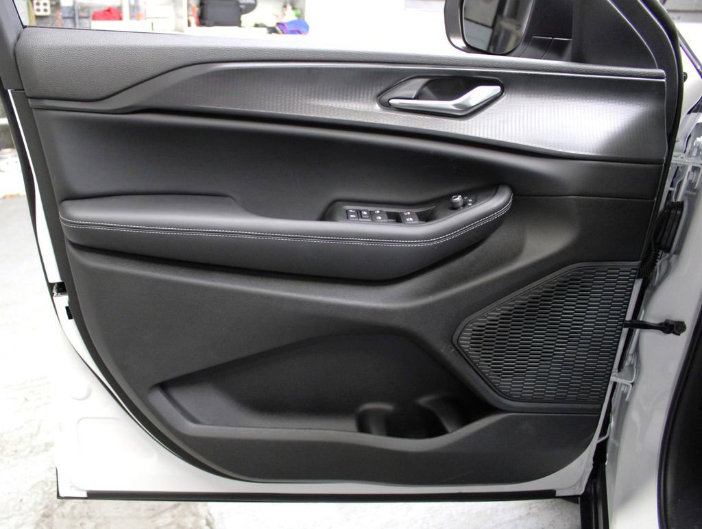 New 2025 Jeep Grand Cherokee Laredo X w/ Luxury Tech Group I image 26