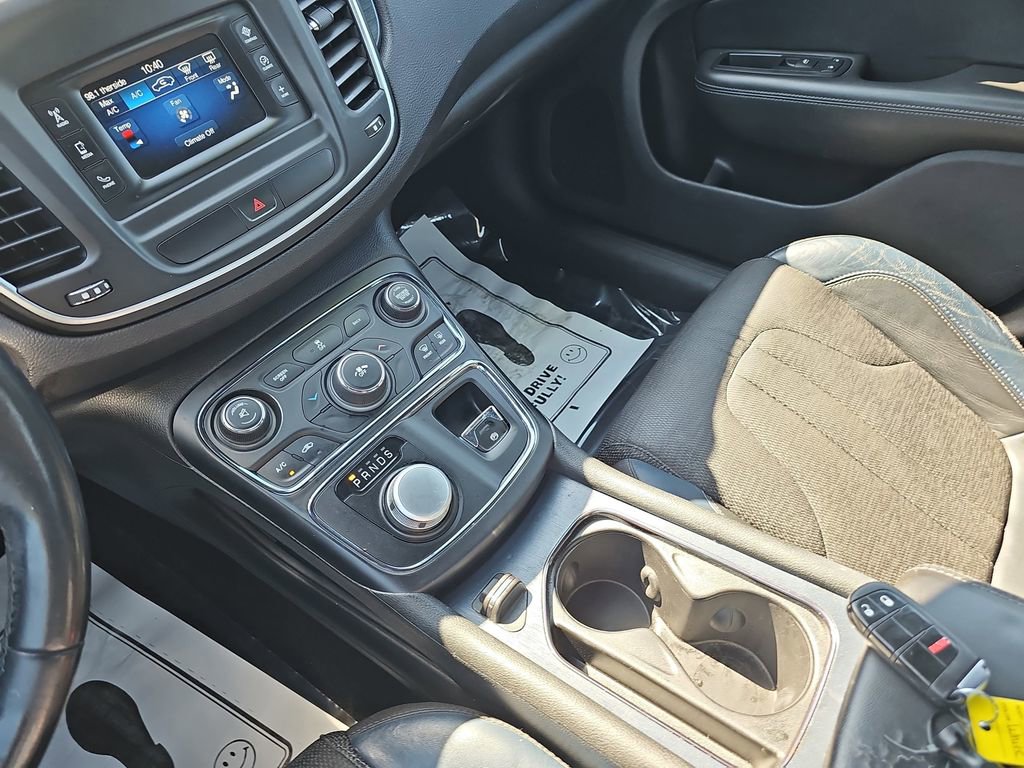 Used 2015 Chrysler 200 S image 27