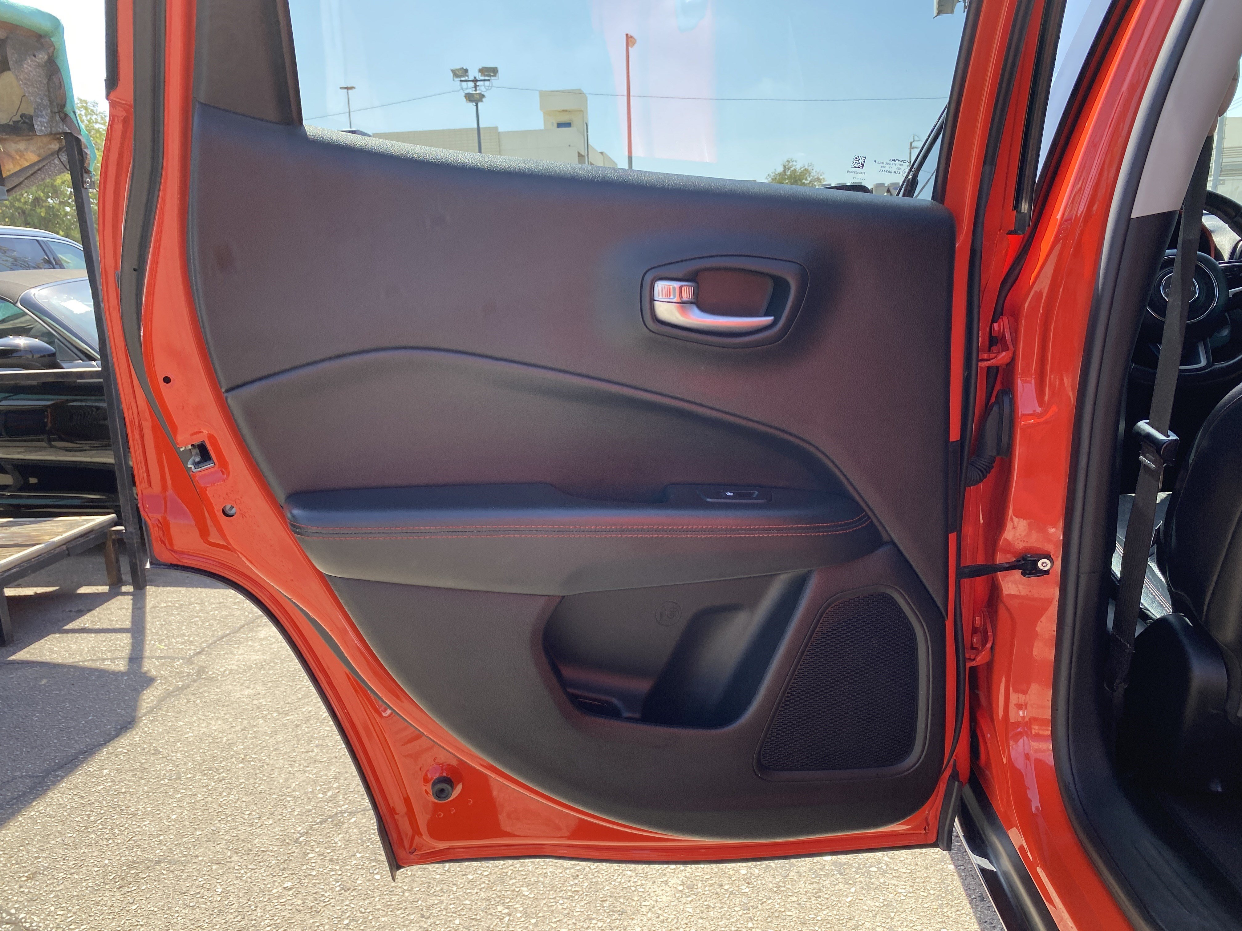 Used 2017 Jeep Compass Trailhawk w/ Leather Interior Group AWD/4WD image 21
