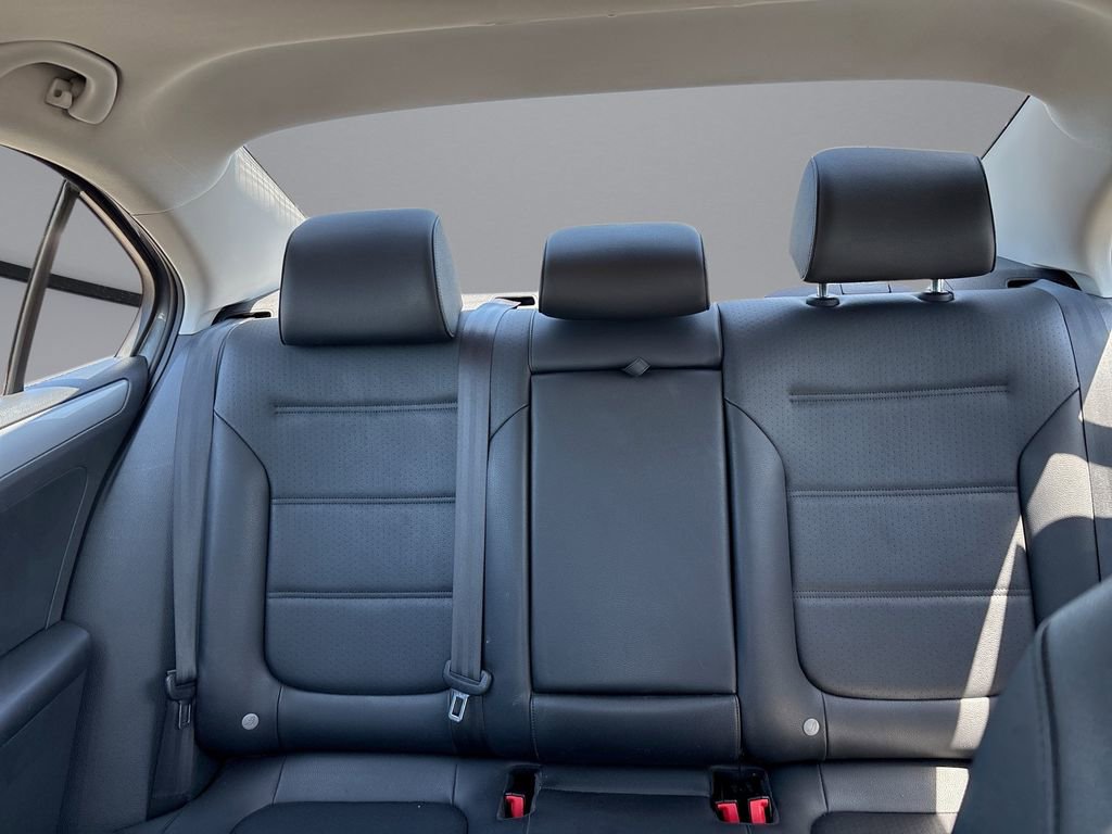 Used 2015 Volkswagen Jetta SE FWD image 22