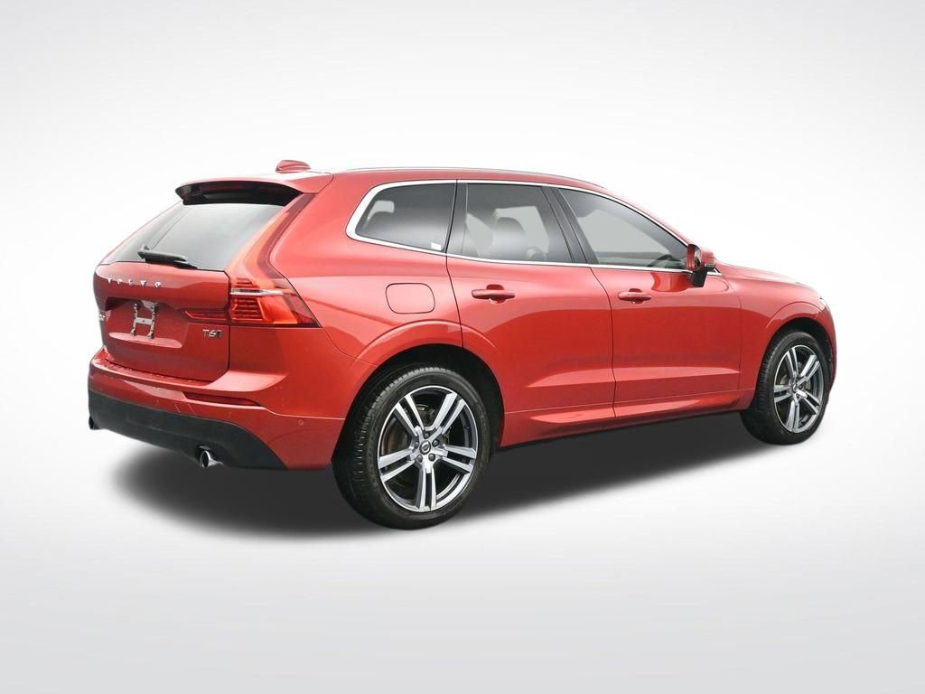 Used 2018 Volvo XC60 T6 Momentum w/ Advanced Package image 11