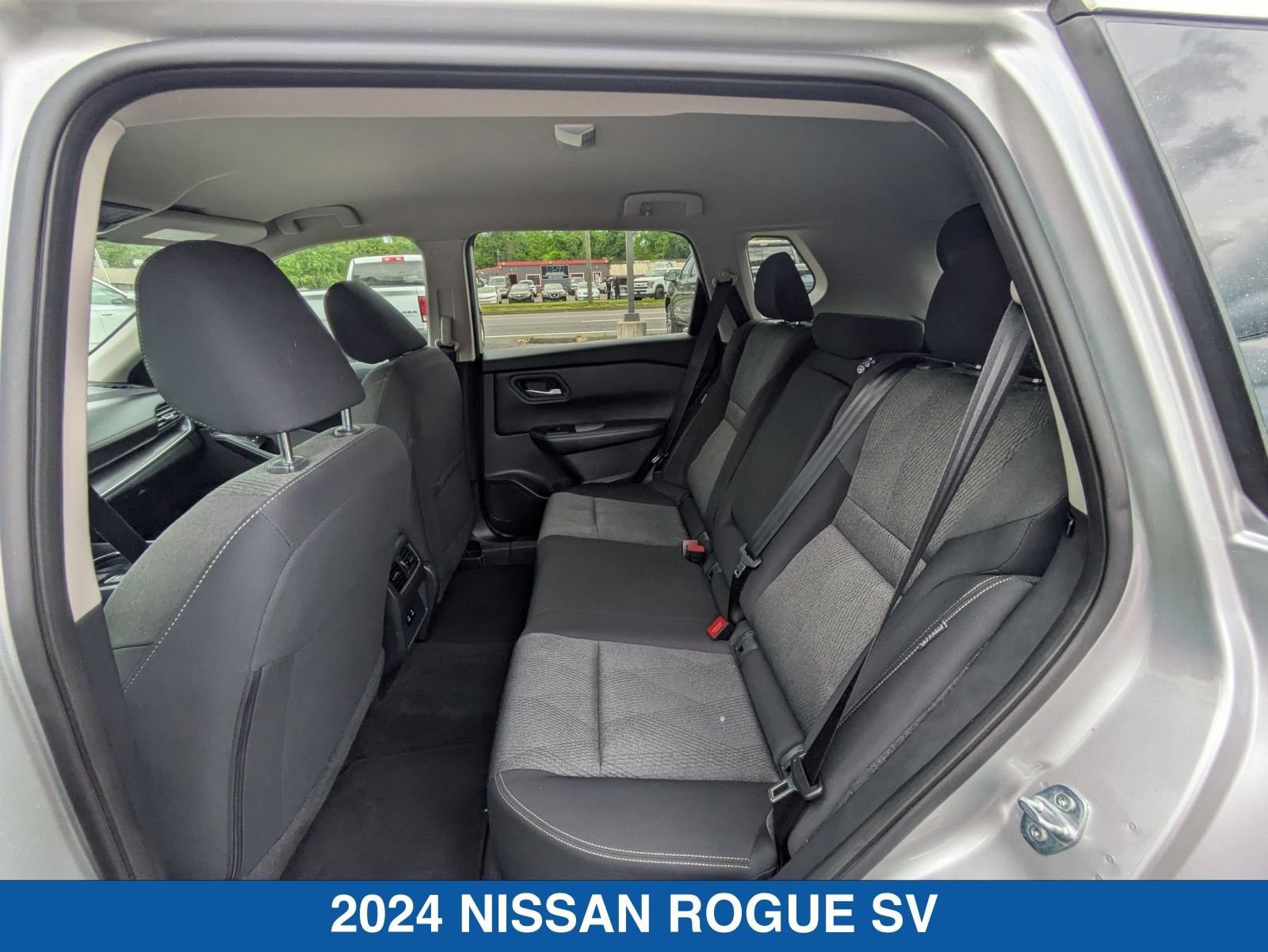 Used 2024 Nissan Rogue SV AWD/4WD image 29