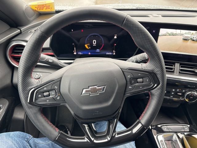 Used 2024 Chevrolet Trax RS w/ Sunroof Package FWD image 20