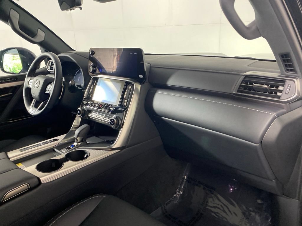 Certified 2026 Lexus LX 700h F Sport AWD/4WD image 34