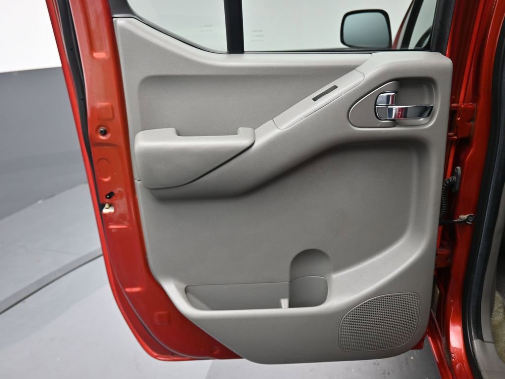 Used 2017 Nissan Frontier SV AWD/4WD image 23