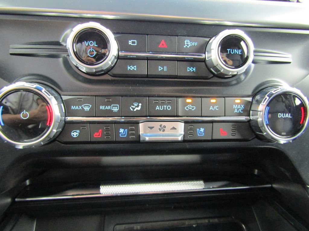 New 2025 Ford F150 Lariat w/ Equipment Group 502A High image 36