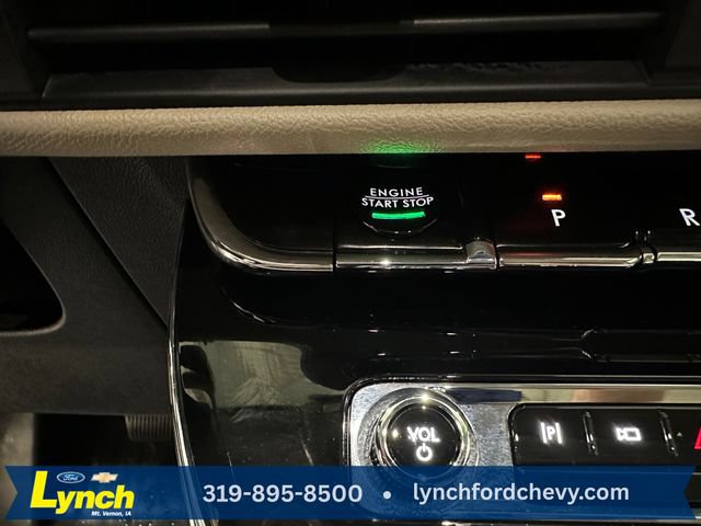 Used 2025 Lincoln Corsair AWD image 18