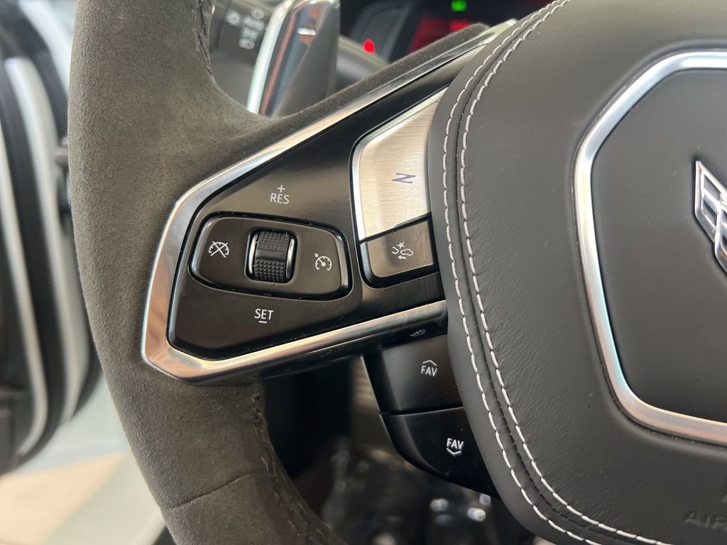 Used 2025 Chevrolet Corvette Stingray Coupe w/ 1LT image 20