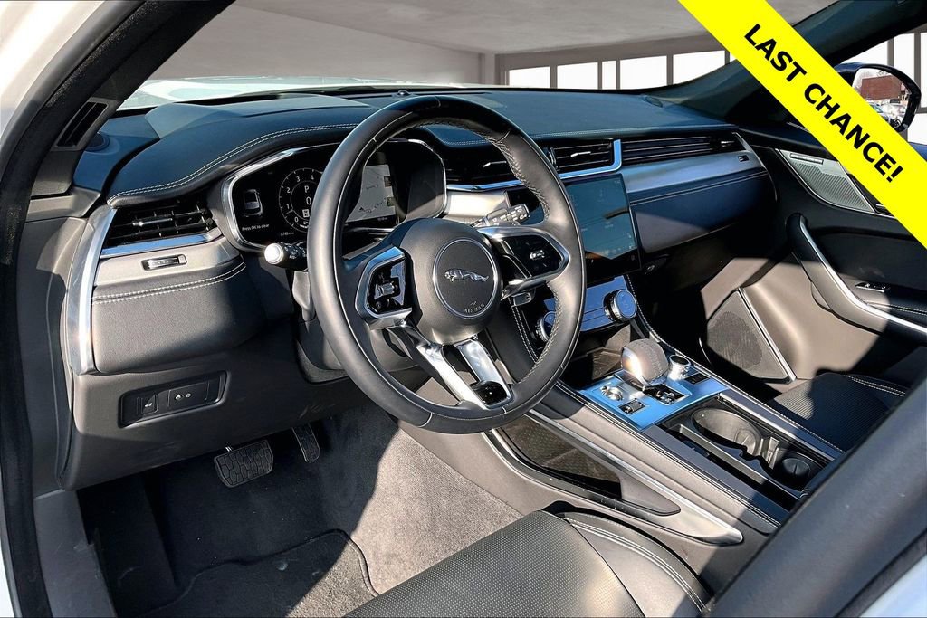 Used 2025 Jaguar F-PACE R-Dynamic S image 14