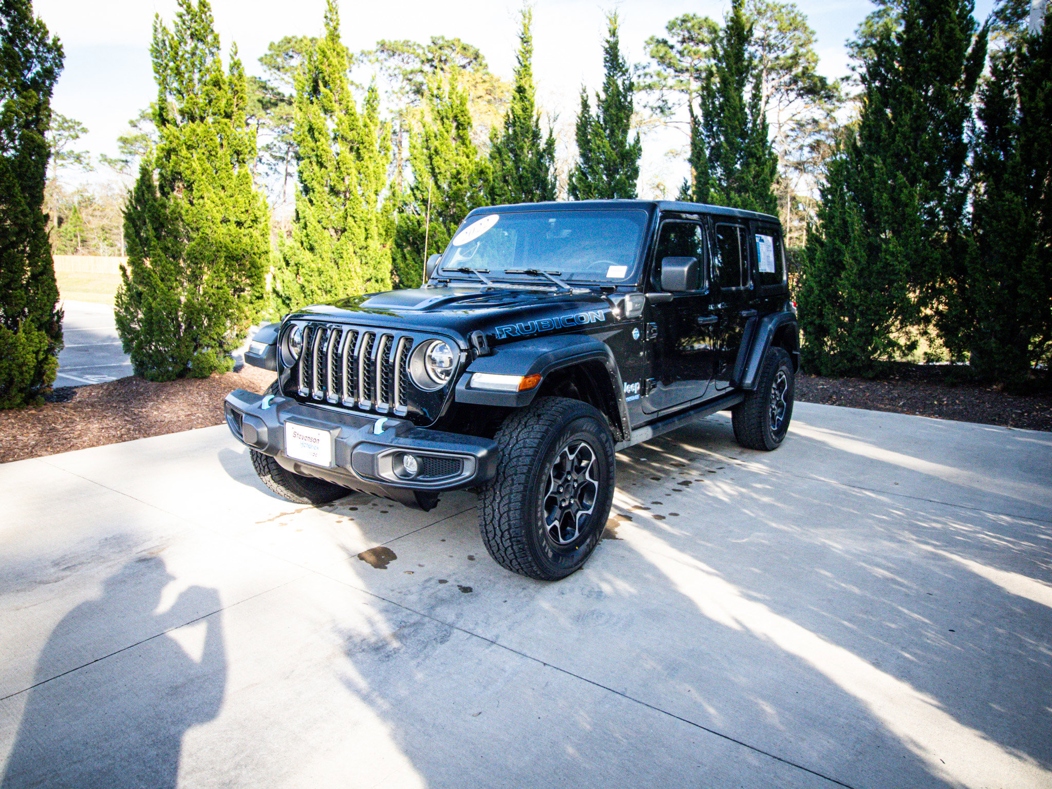 Used 2022 Jeep Wrangler Unlimited Rubicon 4xe w/ Dual Top Group AWD/4WD image 5