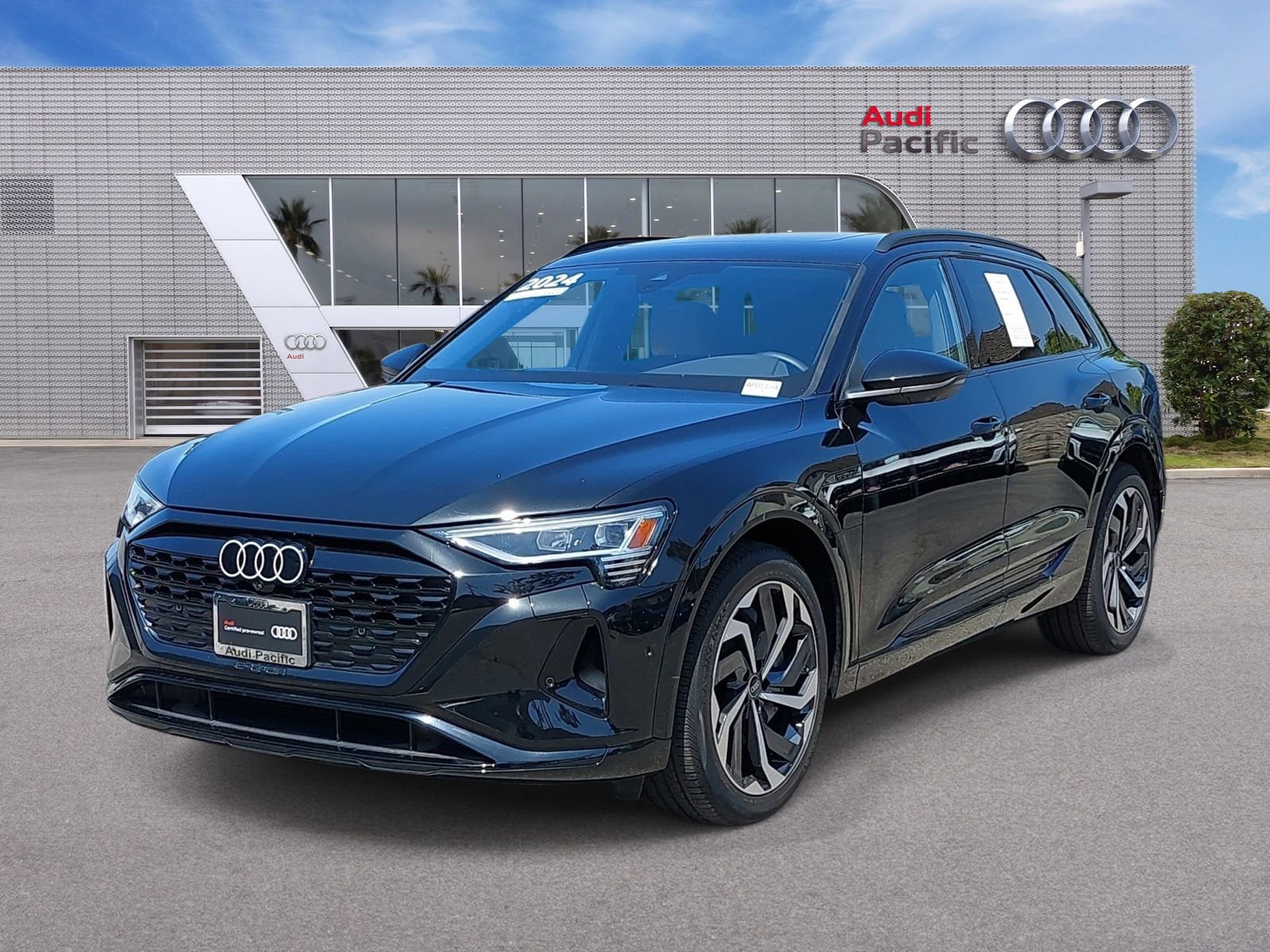 Used 2024 Audi Q8 e-tron Premium Plus w/ Premium Plus Package