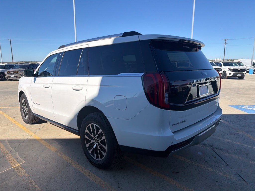 Used 2025 Ford Expedition Platinum AWD/4WD image 5