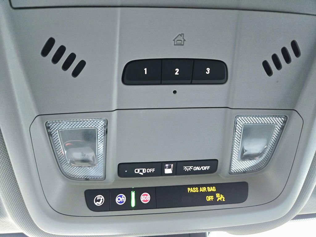 Used 2024 GMC Terrain SLT image 33