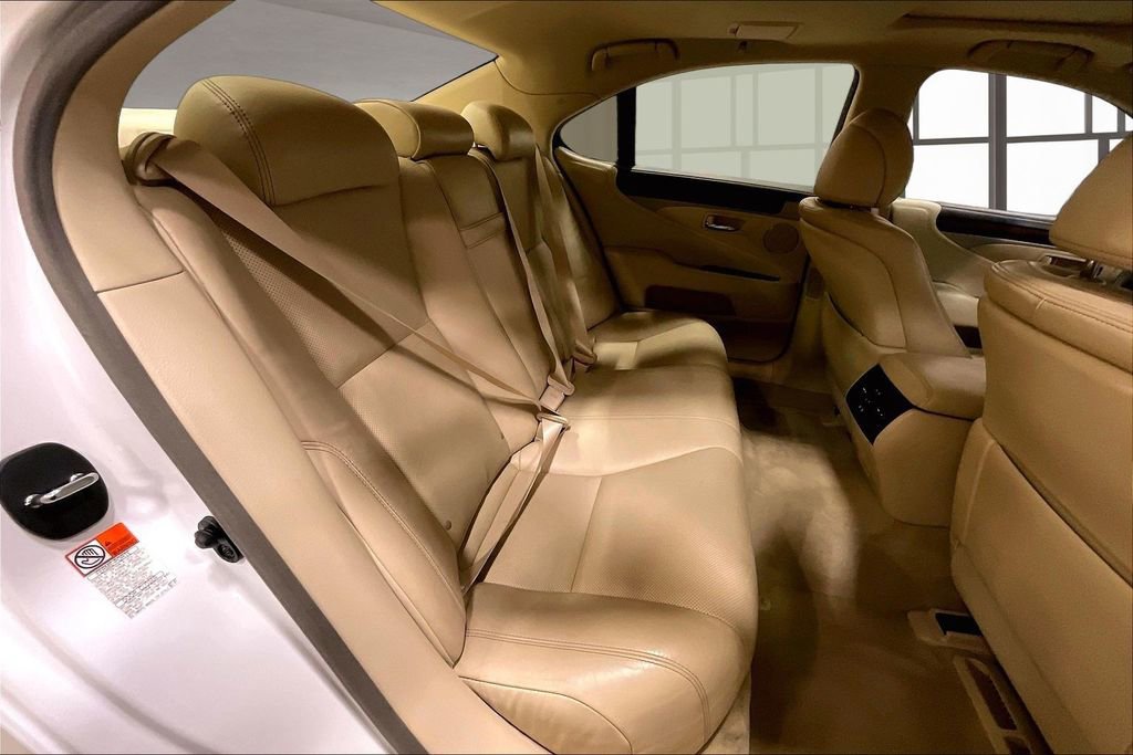 Used 2015 Lexus LS 460 AWD w/ Comfort Package image 27