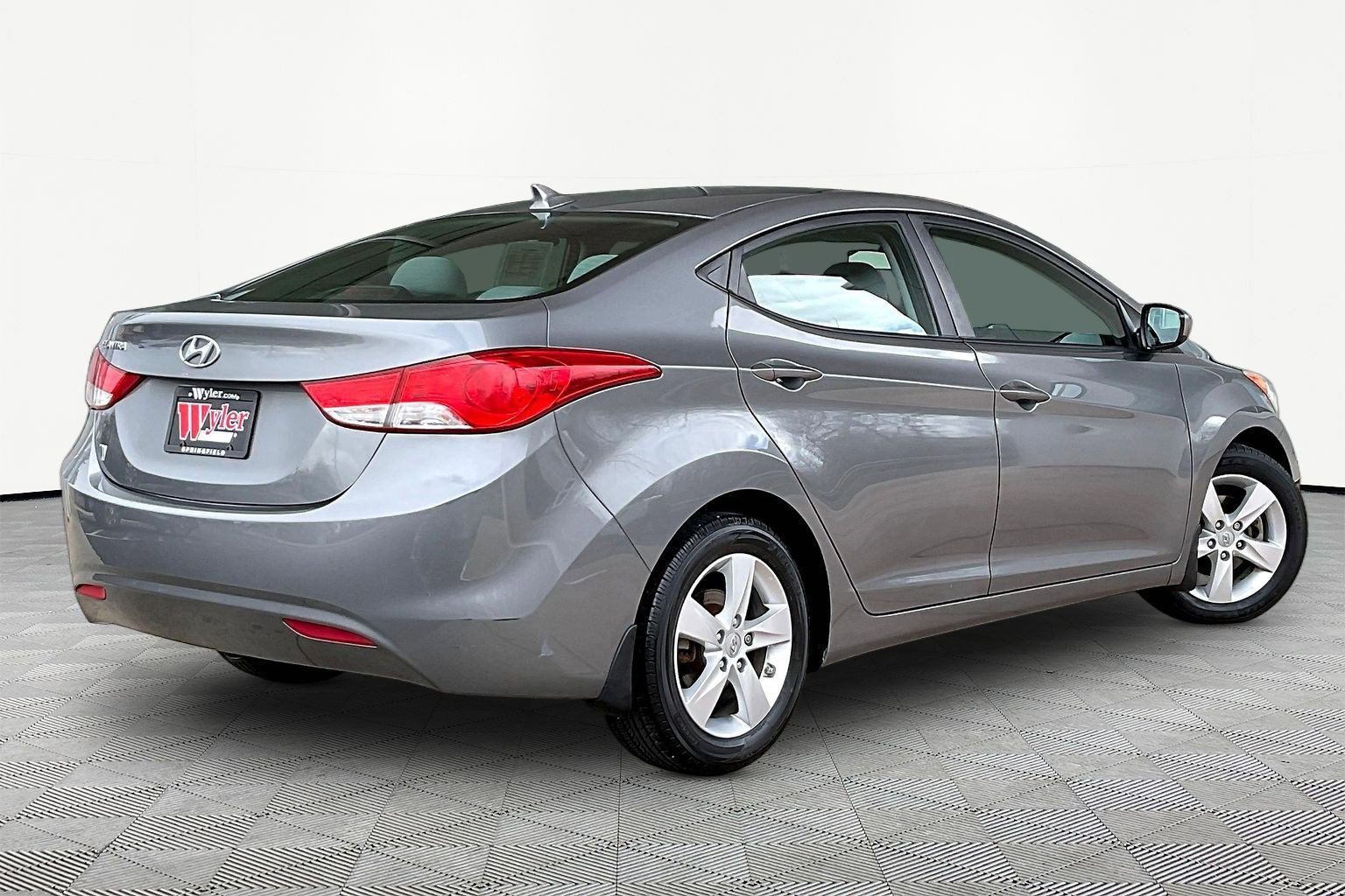 Used 2013 Hyundai Elantra GLS w/ Preferred Pkg image 7
